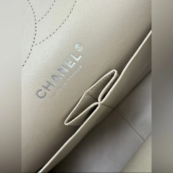 CHANEL Classic Jumbo Double Flap Bag – Ivory Quilted Lambskin - Picture 9 of 9